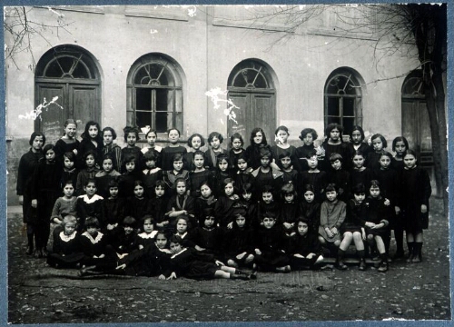 Photo de classe, mère de Johny Eskenazi, Alliance du Levant